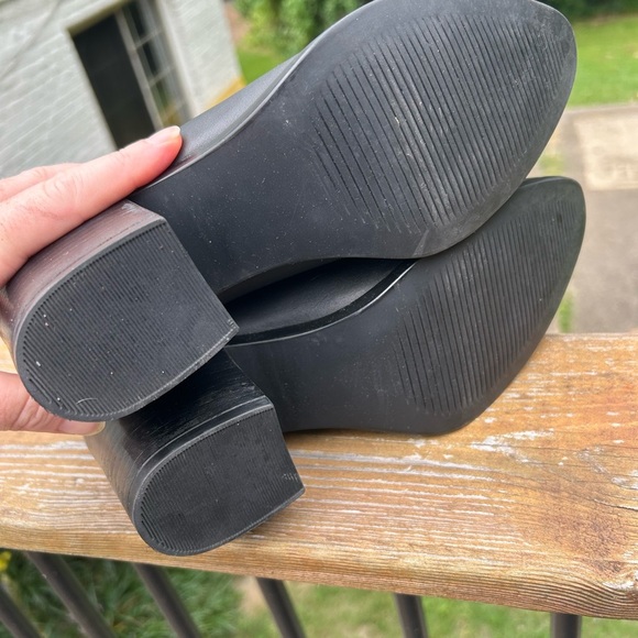 Nisolo Dari 2.0  black leather back zip ankle boot - Picture 10 of 10